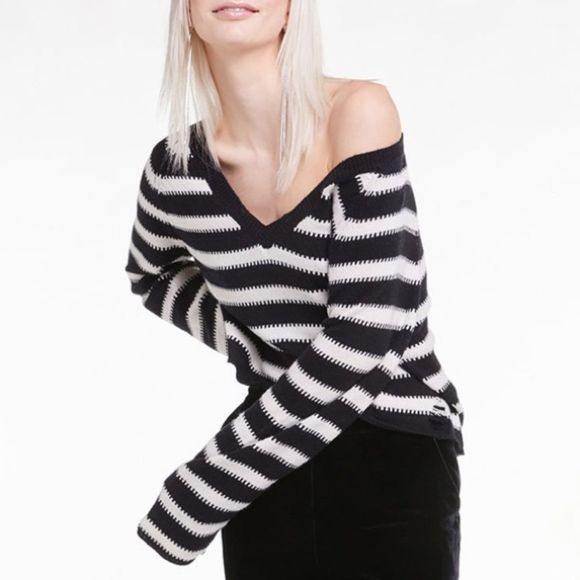 🌴 Mix & Match 2/$150 🌴 WILDFOX Leanne Striped Distressed Sweater - Picture 4 of 9